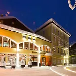 Curuna Pensiun-fruehstueckspension Hotel Scuol