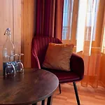 Curuna Pensiun-fruehstueckspension Hotel 2*