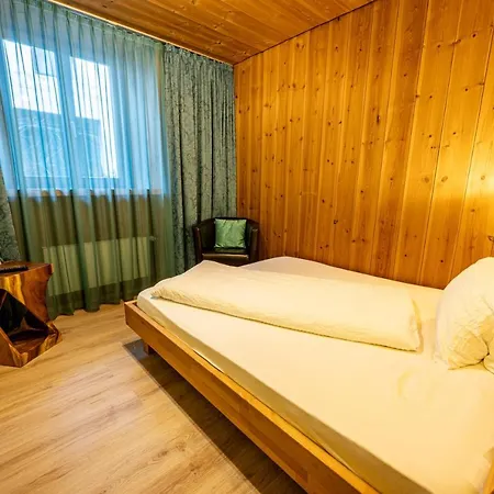 Curuna Pensiun-fruehstueckspension