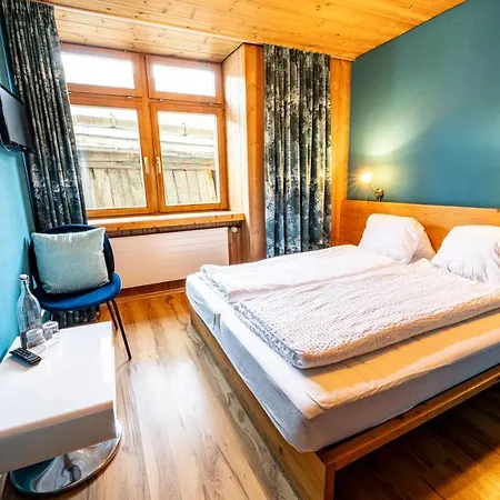 Curuna Pensiun-fruehstueckspension 2* 施库尔