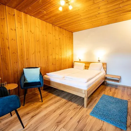 Curuna Pensiun-frühstückspension Hotel Scuol