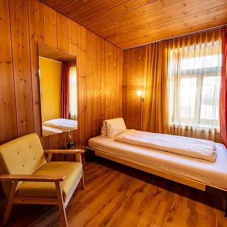 Curuna Hotel-garni 2*