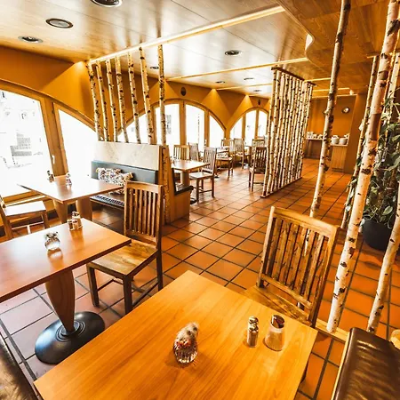 فندق Curuna Pensiun-fruehstueckspension سكول