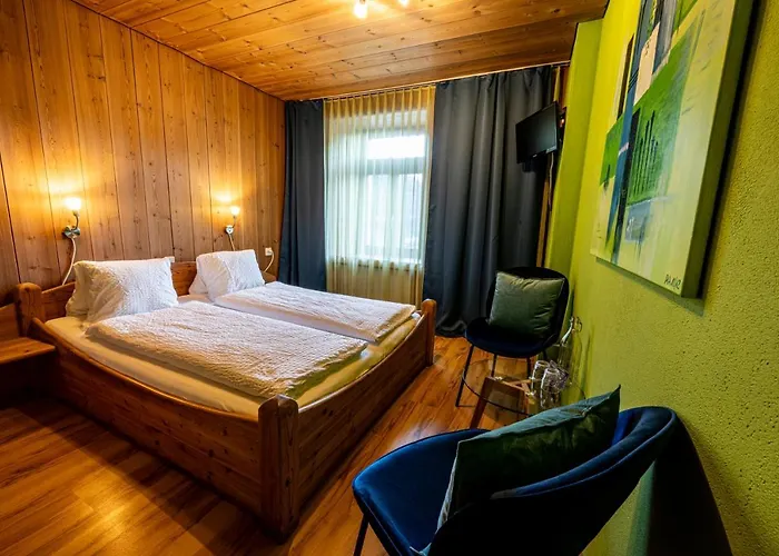 Curuna Pensiun-fruehstueckspension Otel 2*