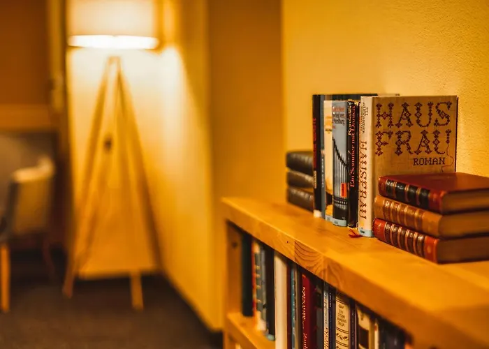 Curuna Pensiun-Fruehstueckspension 2* Scuol