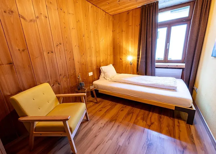 Otel Curuna Pensiun-fruehstueckspension 2*