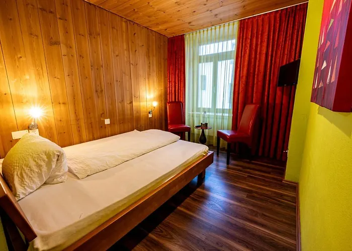 Hotel Curuna Pensiun-Fruehstueckspension