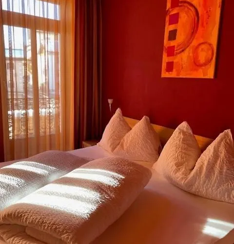 Curuna Pensiun-fruehstueckspension Otel Scuol