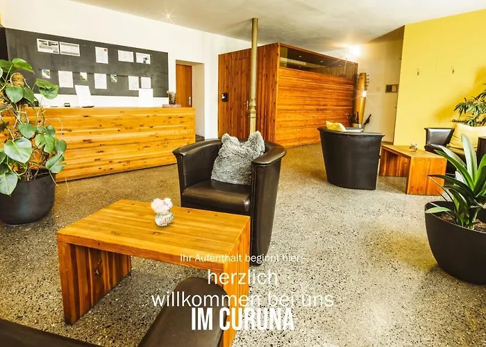 Curuna Pensiun-Fruehstueckspension Hotel