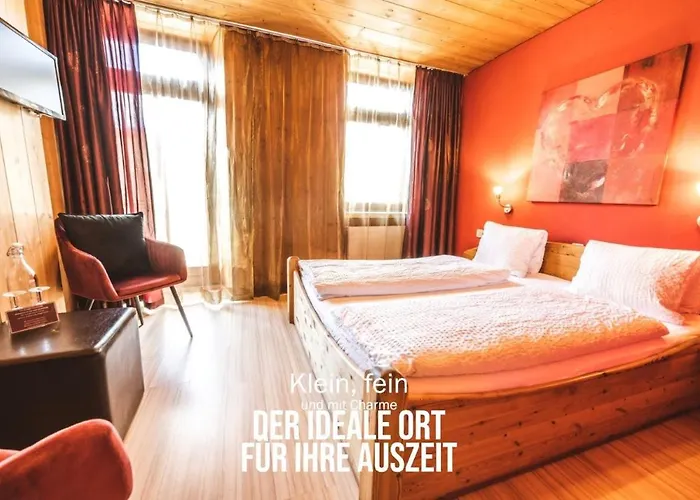 Curuna Pensiun-Fruehstueckspension Scuol