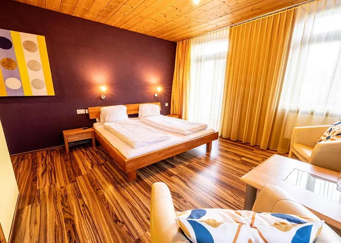 Curuna Pensiun-Fruehstueckspension