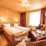 Curuna Pensiun-fruehstueckspension Hotel 2*