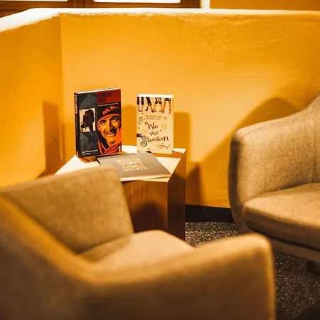 Curuna Pensiun-fruehstueckspension 2* Scuol