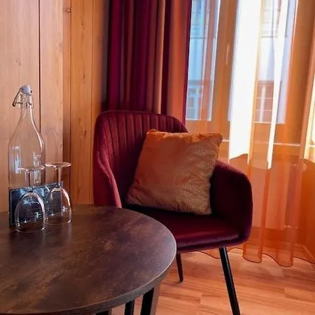 Curuna Pensiun-fruehstueckspension Hotel 2*