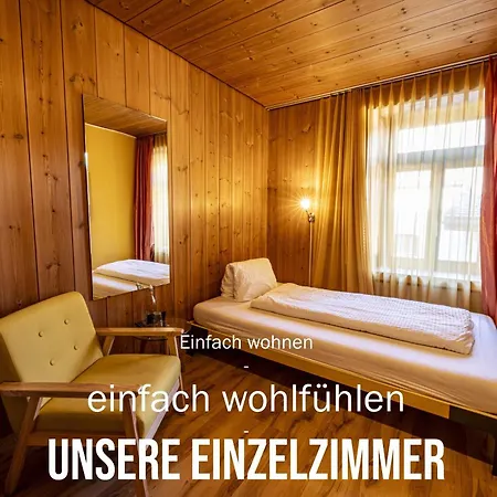 Curuna Pensiun-fruehstueckspension 2* Scuol